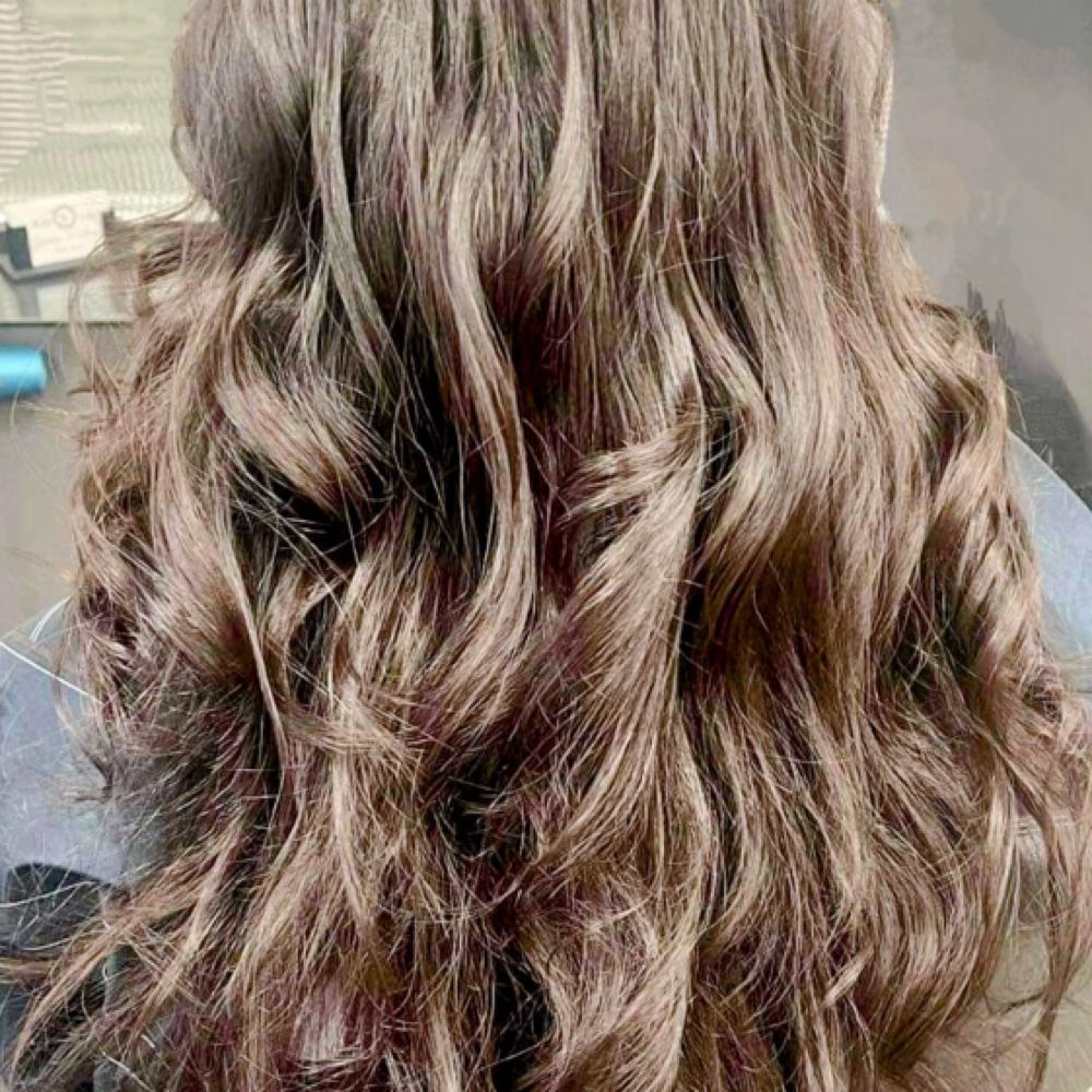 Ash brunette waves